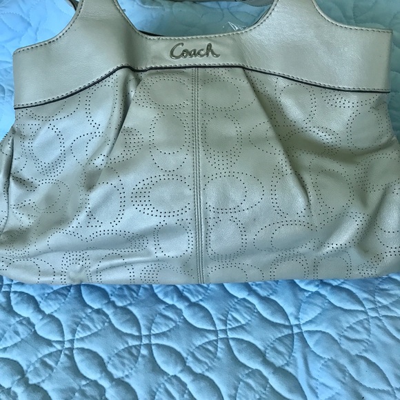 Coach Vintage Pearl Gray Handbag - Picture 1 of 13